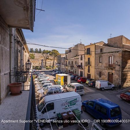 אנה Rocca Di Cerere "Rocca Da Zeru" Apartments מראה חיצוני תמונה