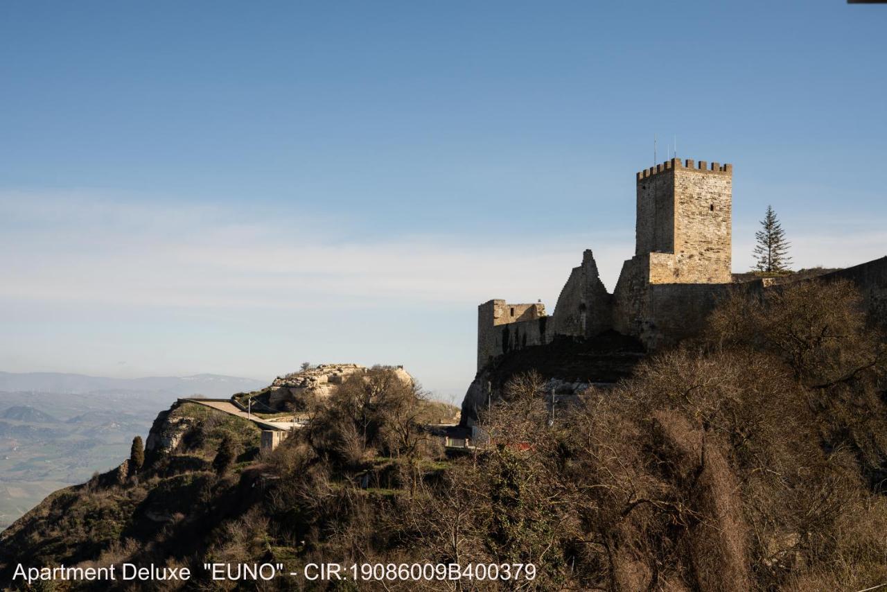 אנה Rocca Di Cerere "Rocca Da Zeru" Apartments מראה חיצוני תמונה