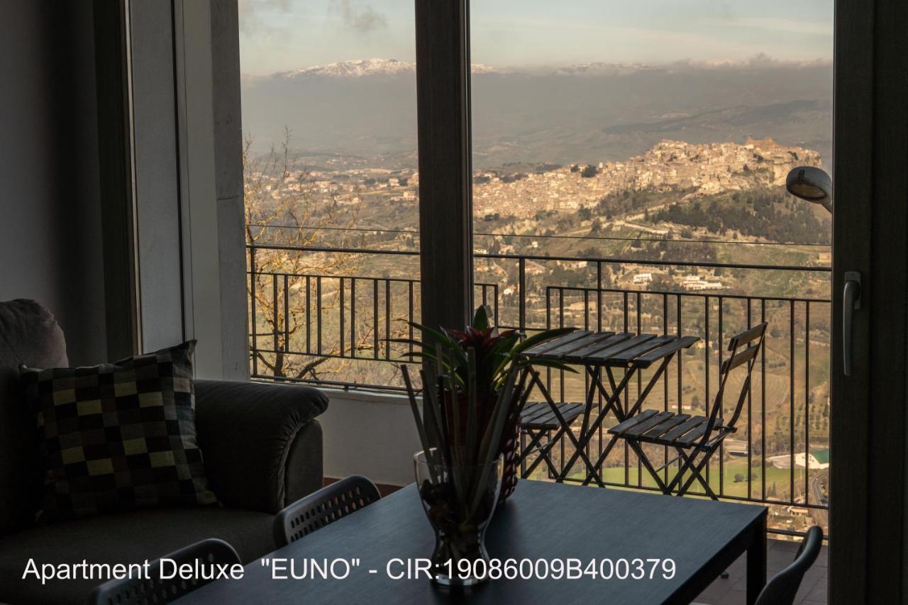 אנה Rocca Di Cerere "Rocca Da Zeru" Apartments מראה חיצוני תמונה