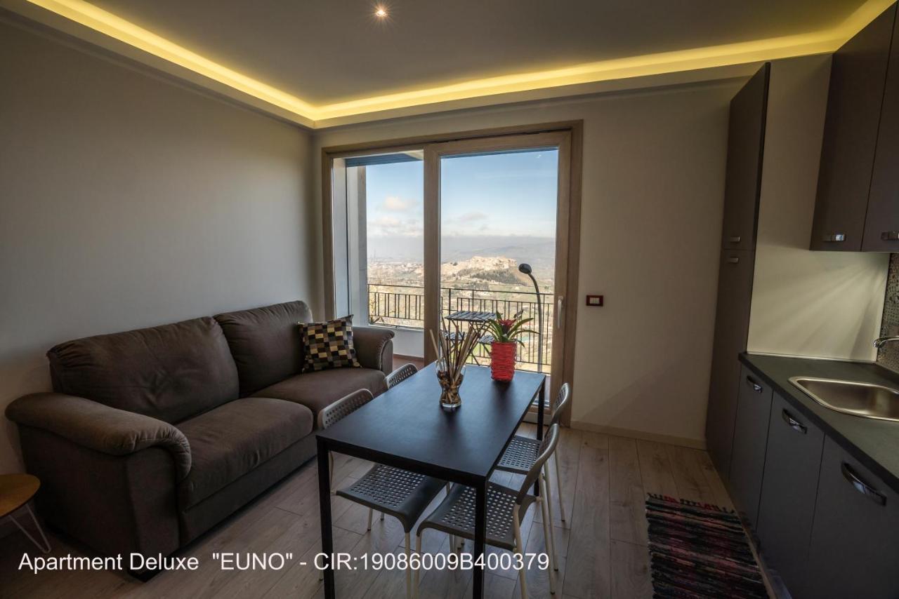 אנה Rocca Di Cerere "Rocca Da Zeru" Apartments מראה חיצוני תמונה