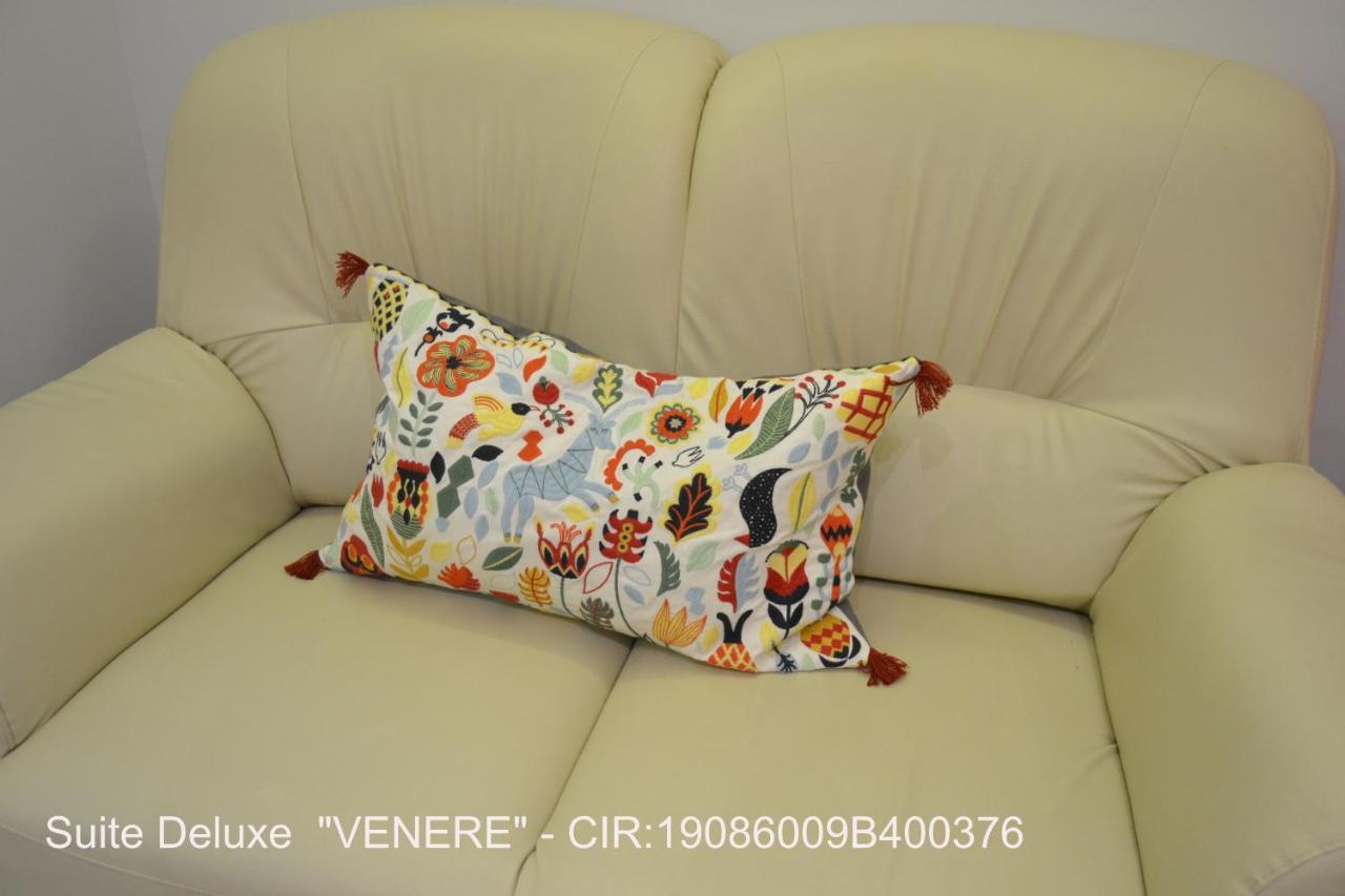 אנה Rocca Di Cerere "Rocca Da Zeru" Apartments מראה חיצוני תמונה