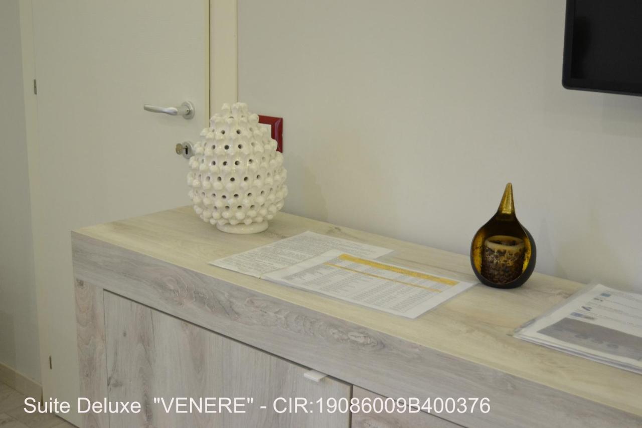 אנה Rocca Di Cerere "Rocca Da Zeru" Apartments מראה חיצוני תמונה