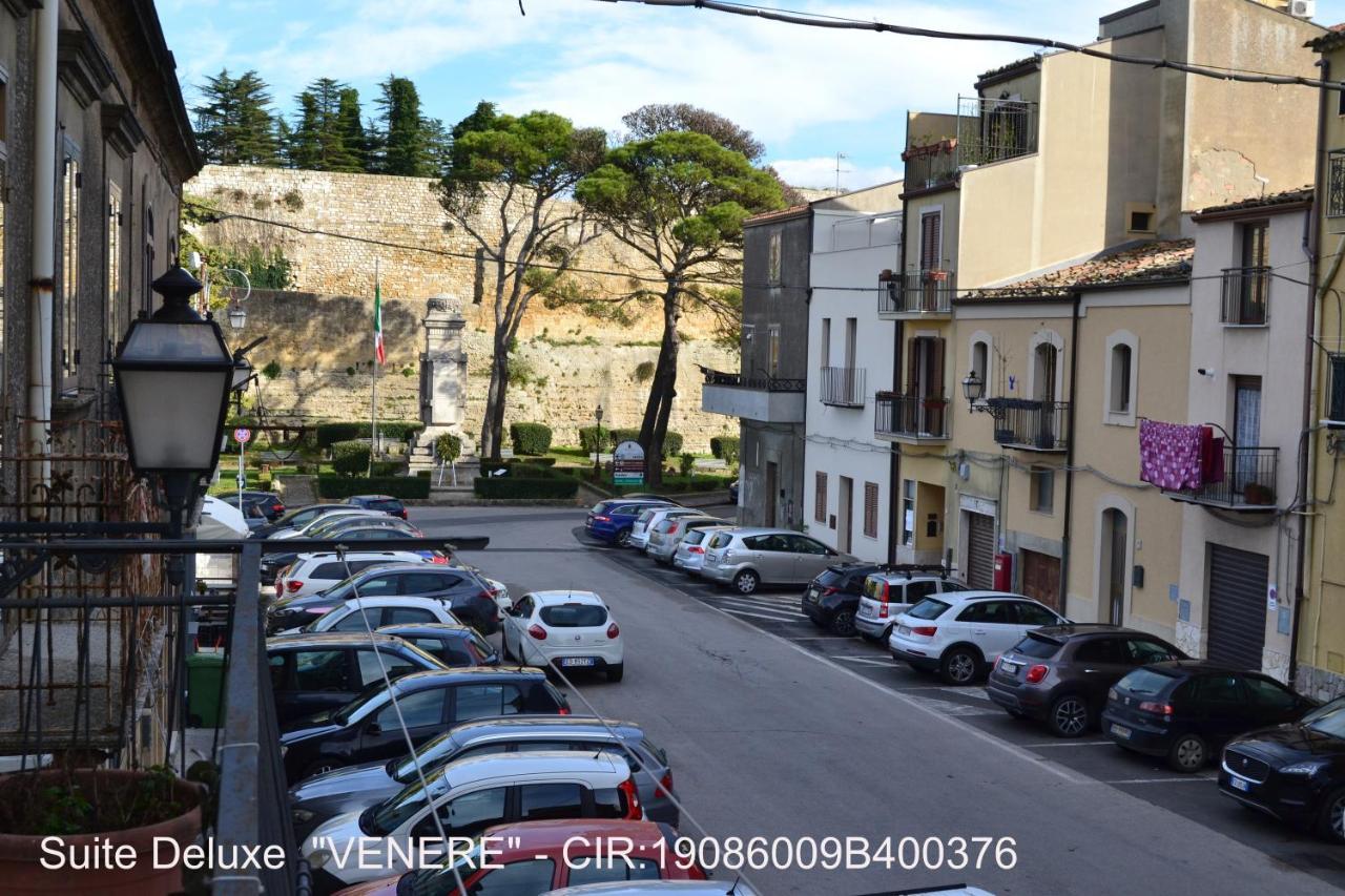 אנה Rocca Di Cerere "Rocca Da Zeru" Apartments מראה חיצוני תמונה