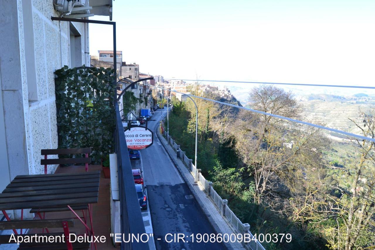אנה Rocca Di Cerere "Rocca Da Zeru" Apartments מראה חיצוני תמונה