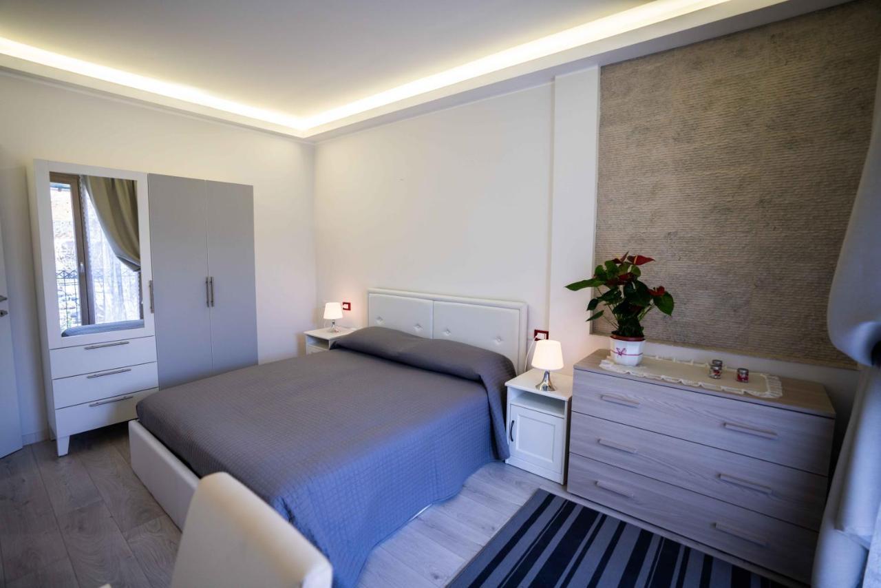 אנה Rocca Di Cerere "Rocca Da Zeru" Apartments מראה חיצוני תמונה